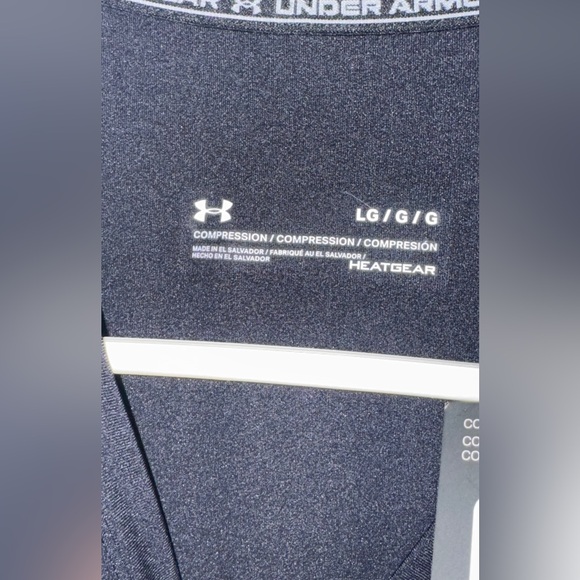 1 NWT  UNDER ARMOUR Compression Heat Gear Black Tee Size Large - Picture 2 of 5